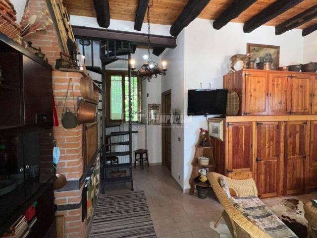 Casa indipendente in vendita a Airuno LC