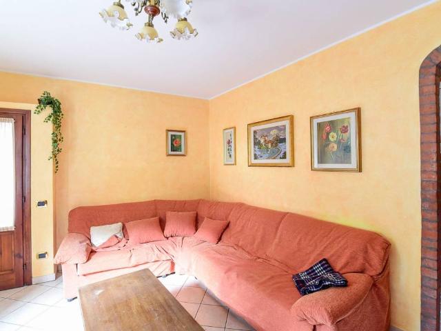 Casa indipendente in vendita a Airuno LC