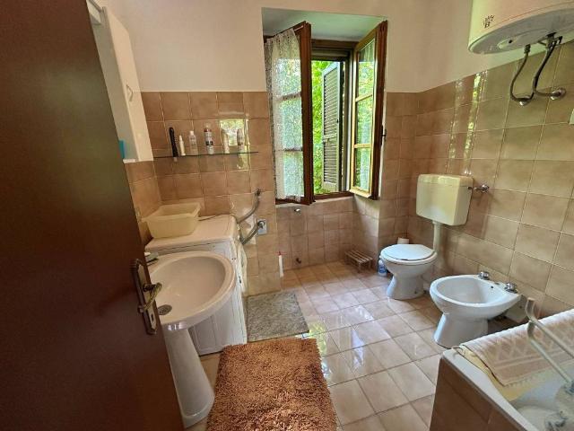 Casa indipendente in vendita a Alta Val Tidone PC