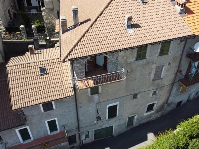 Casa indipendente in vendita a Alta Valle Intelvi CO