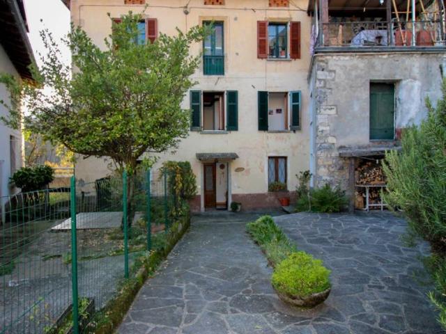Casa indipendente in vendita a Alta Valle Intelvi CO