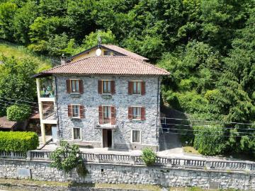 Casa indipendente in vendita a Alta Valle Intelvi CO