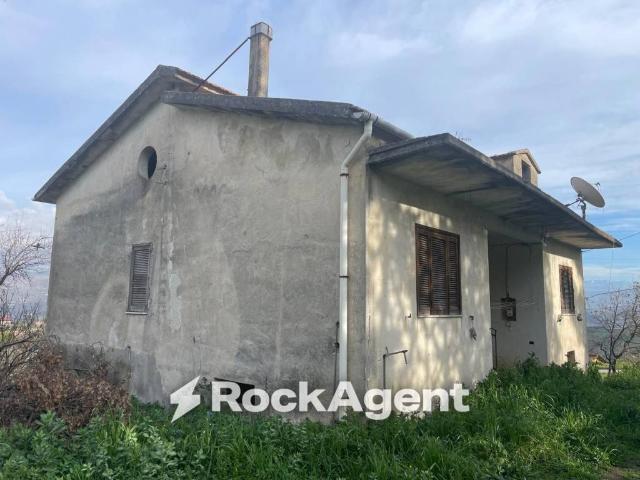 Casa indipendente in vendita a Altavilla Silentina SA