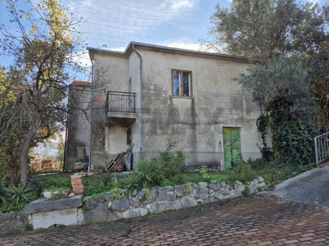 Casa indipendente in vendita a Altino CH