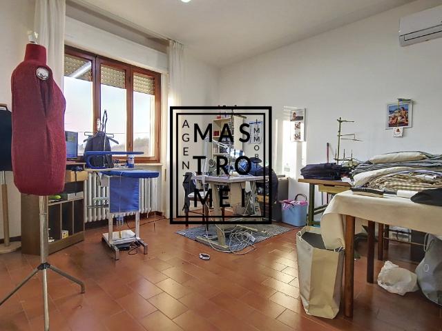 CASA INDIPENDENTE in VENDITA a ALTOPASCIO BADIA POZZEVERI di 9 vani