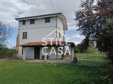Casa indipendente in vendita a Altopascio LU