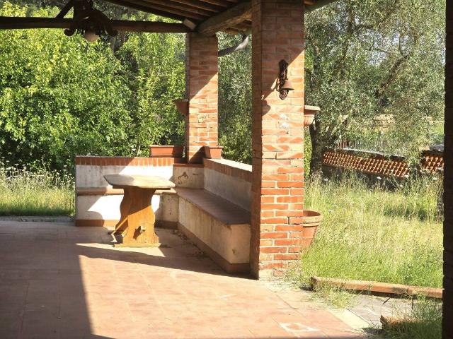 Casa indipendente in vendita a Altopascio LU