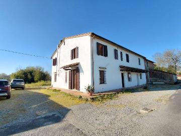 Casa indipendente in vendita a Altopascio LU