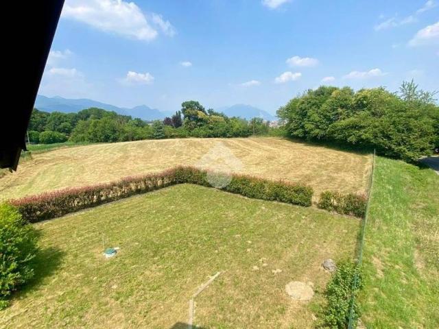 Casa indipendente in vendita a Alzate Brianza CO