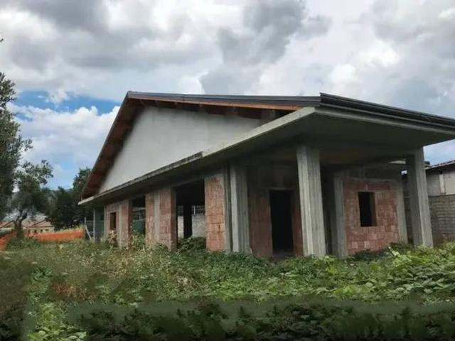 Casa indipendente in vendita a Celano AQ