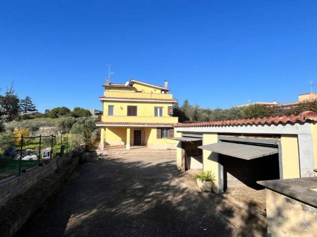 Casa indipendente in vendita a Albano Laziale RM