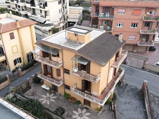 Casa indipendente in vendita a Albano Laziale RM