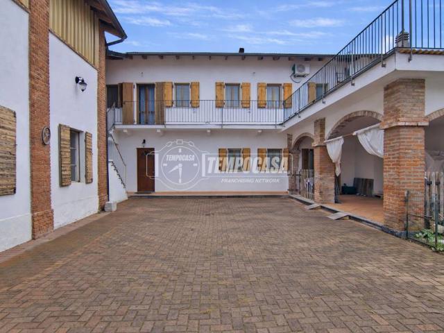 Casa indipendente in vendita a Albano Vercellese VC