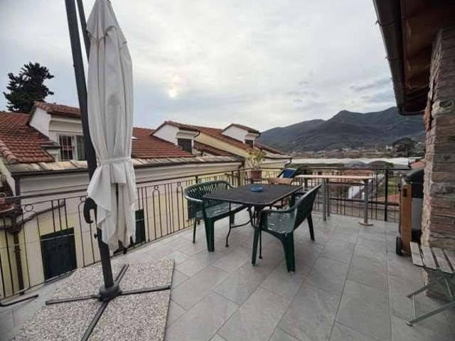 Casa indipendente in vendita a Albenga SV