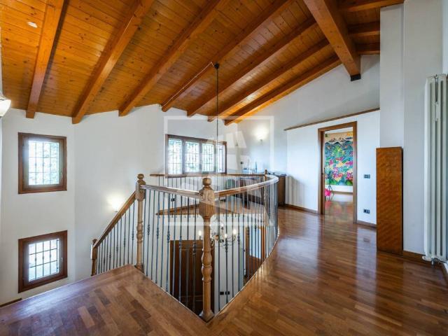 Casa indipendente in vendita a Albinea RE
