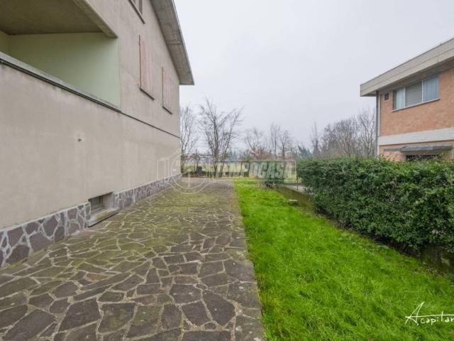 Casa indipendente in vendita a Albinea RE
