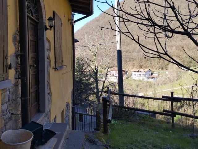 Casa indipendente in vendita a Albino BG