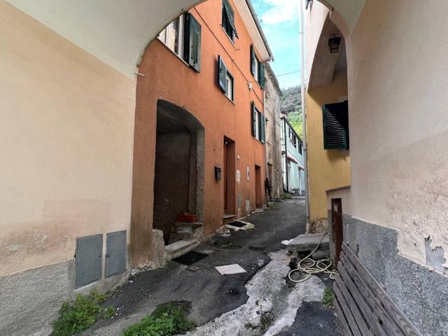 Casa indipendente in vendita a Albisola Superiore SV
