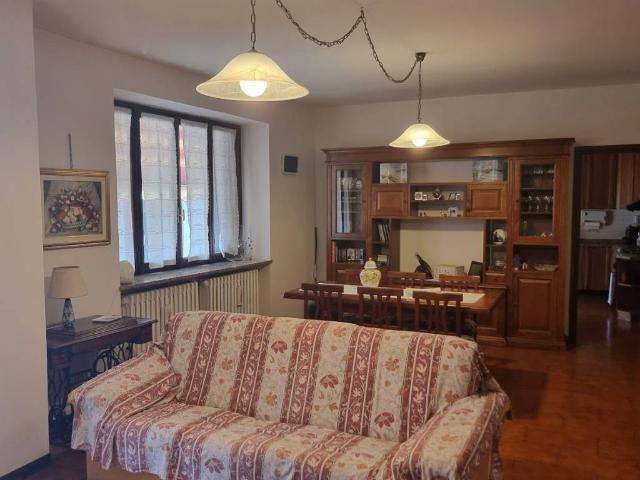 Casa indipendente in vendita a Albizzate VA
