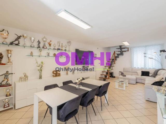 Casa indipendente in vendita a Albizzate VA
