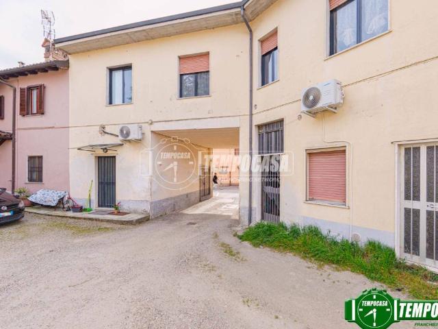 Casa indipendente in vendita a Albuzzano PV