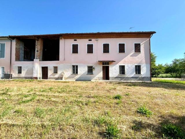 Casa indipendente in vendita a Alessandria AL
