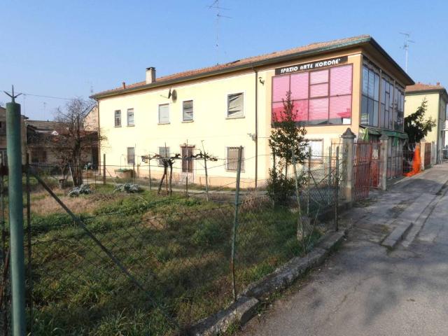 Casa indipendente in vendita a Alfonsine RA