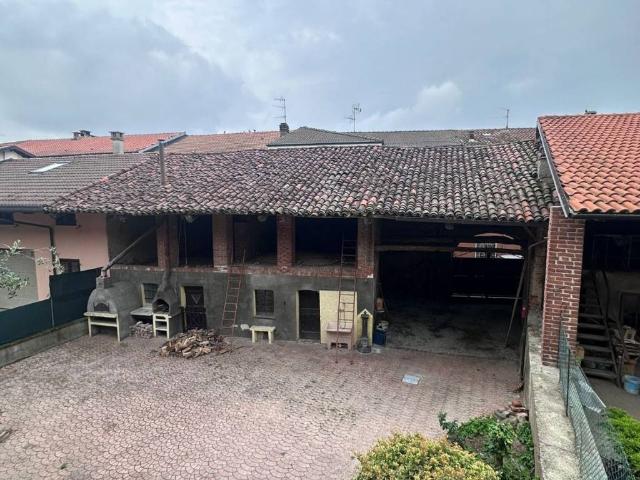 Casa indipendente in vendita a Alice Castello VC