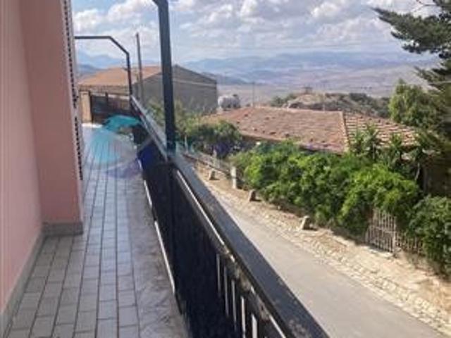 Casa indipendente in vendita a Alia PERIFERIA