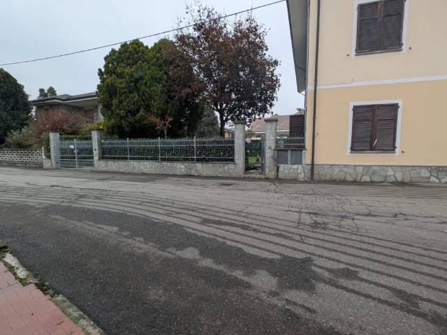 Casa indipendente in vendita a Alluvioni Piovera AL