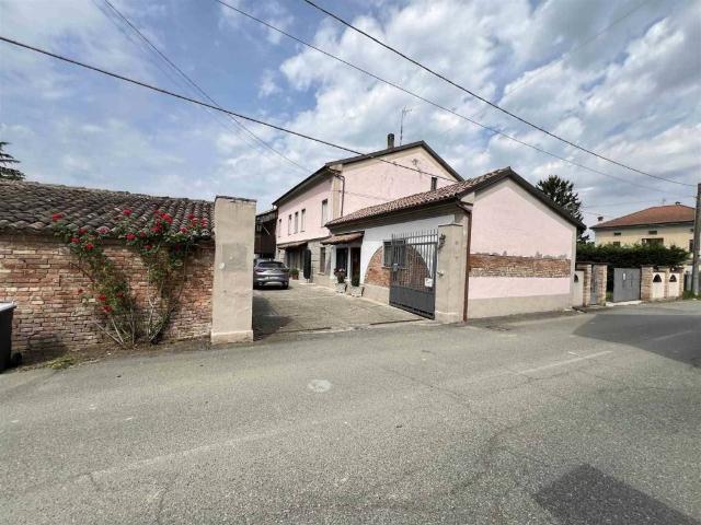 Casa indipendente in vendita a Alluvioni Piovera AL