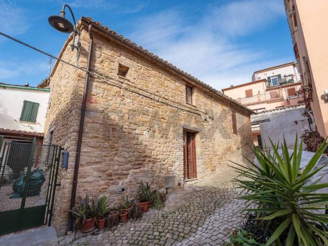 Casa indipendente in vendita a Apiro MC