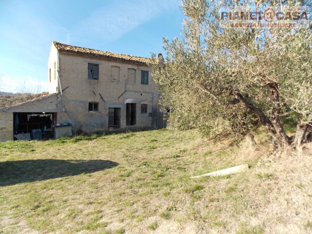 Casa indipendente in vendita a Appignano del Tronto