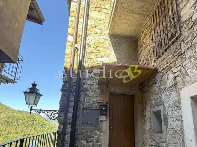 Casa indipendente in vendita a Apricale IM