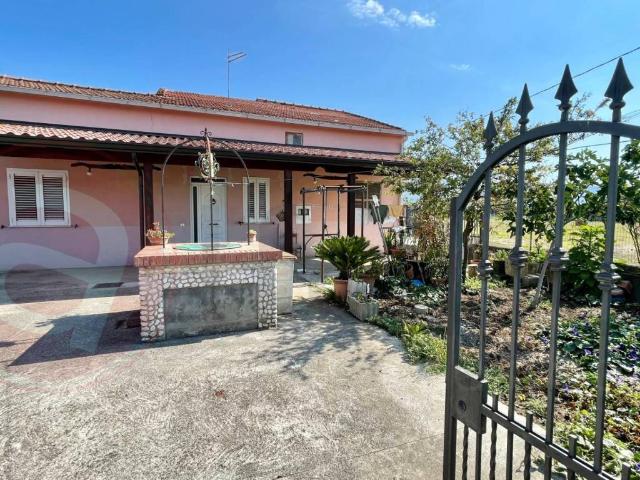 Casa indipendente in vendita a Aquino FR