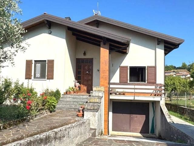 Casa indipendente in vendita a Artegna UD