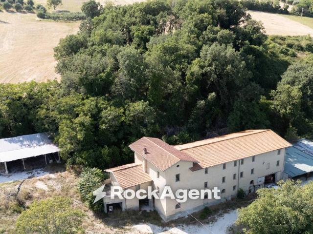 Casa indipendente in vendita a Arcevia AN