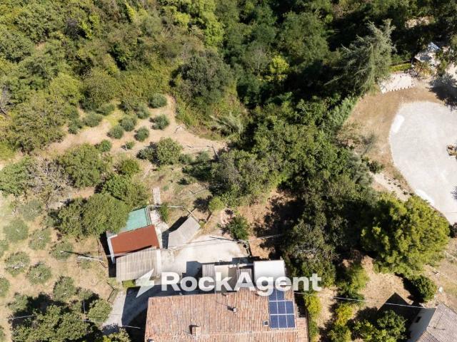 Casa indipendente in vendita a Arcevia AN