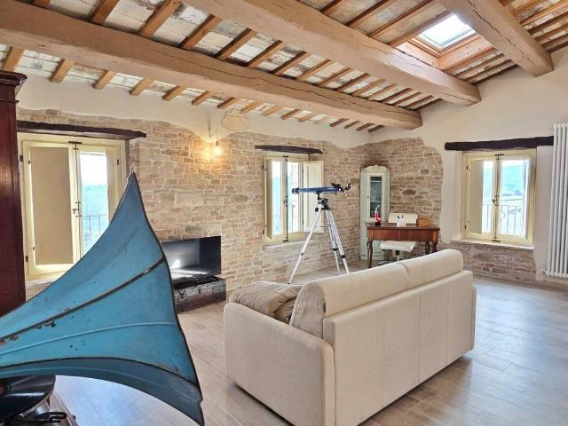 Casa indipendente in vendita a Arcevia AN