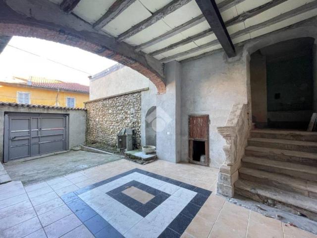 Casa indipendente in vendita a Arcisate VA