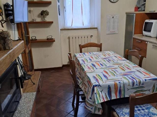 Casa indipendente in vendita a Arcisate VA