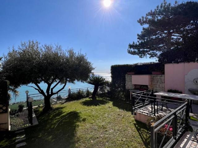 Casa indipendente in vendita a Arenzano GE