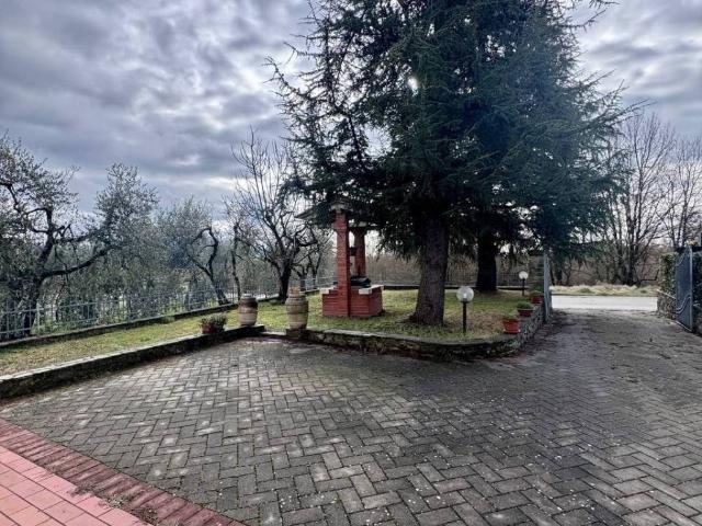 Casa indipendente in vendita a Arezzo AR