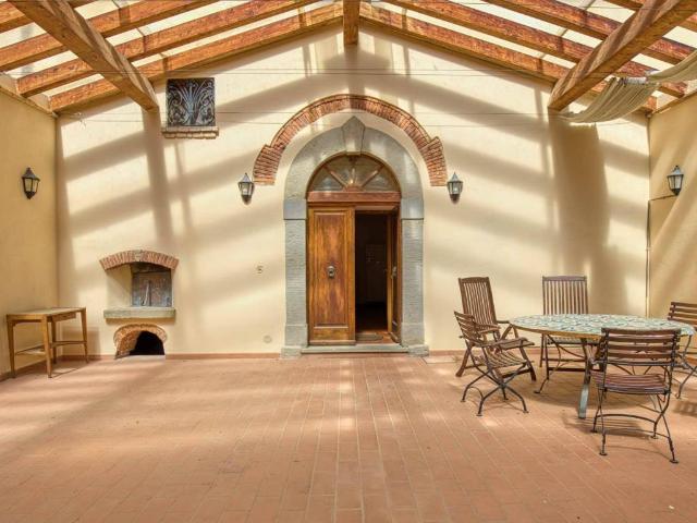 Casa indipendente in vendita a Arezzo AR