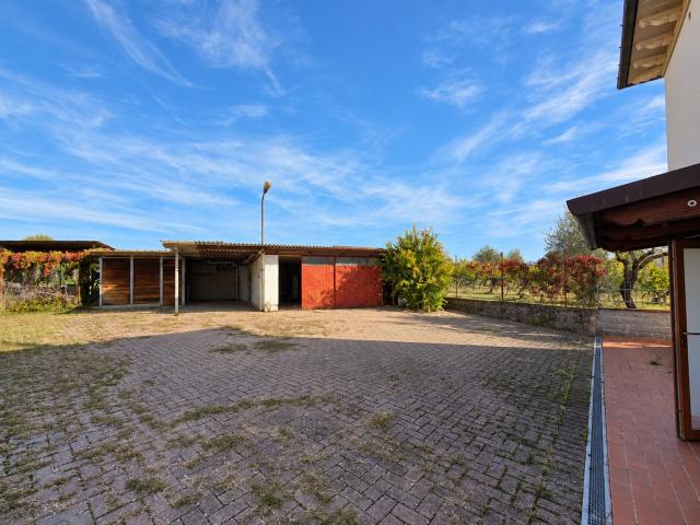 CASA INDIPENDENTE in VENDITA a AREZZO BATTIFOLLE / RUSCELLO / POGGIOLA / SAN GIULIANO di 6 vani
