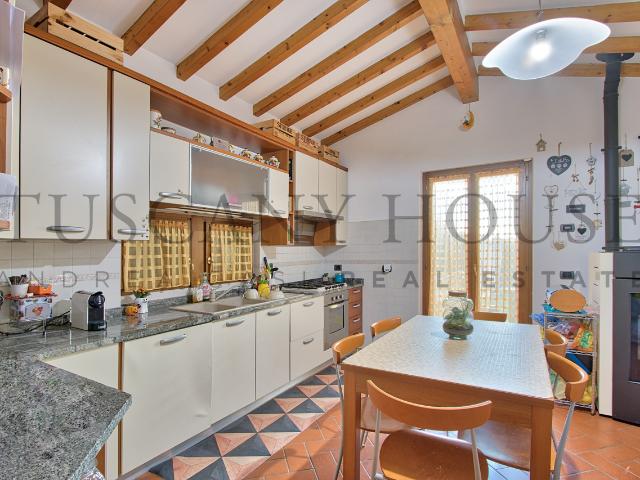 CASA INDIPENDENTE in VENDITA a AREZZO FONTIANO / FRASSINETO / IL MATTO di 13 vani