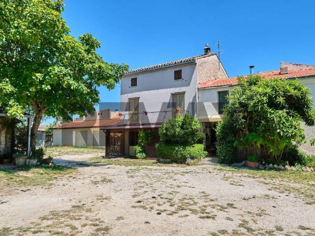 Casa indipendente in vendita a Ari CH