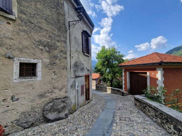 Casa indipendente in vendita a Armeno NO