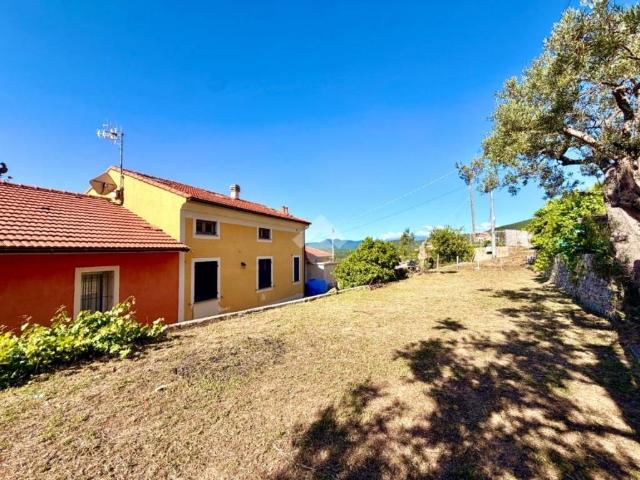 Casa indipendente in vendita a Arnasco SV
