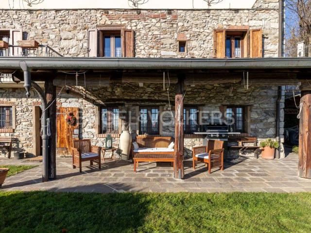 Casa indipendente in vendita a Arola